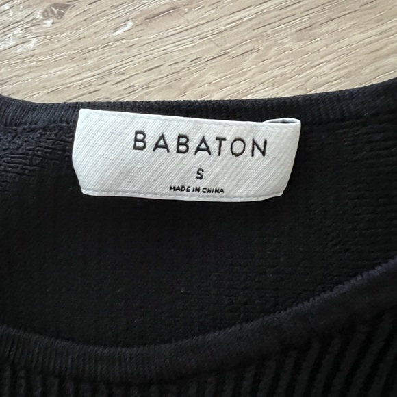 Aritzia Babaton sculpt knit halter crop in black, sz SMALL - Picture 4 of 7